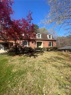 600 Camelot Drive