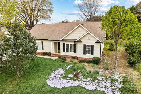 1765 Pipers Ridge Circle sold home in Pipers Ridge, Conover, NC