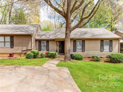 925 Cranberry Circle