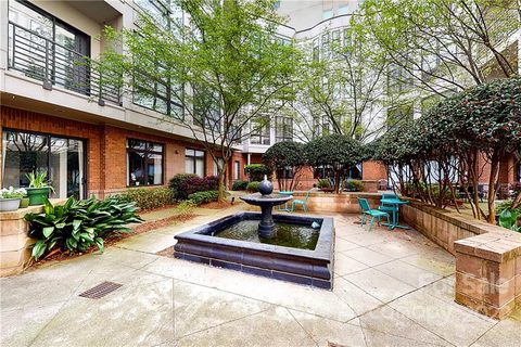525 E 6th Street 414