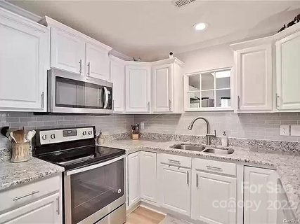 853 Southwest Drive