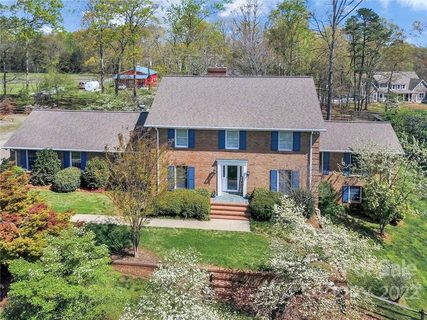113 Woodstream Circle