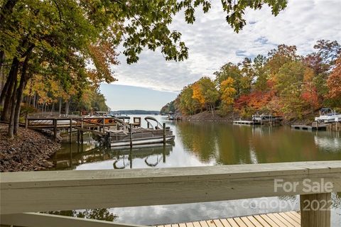 11 Weatherly Way