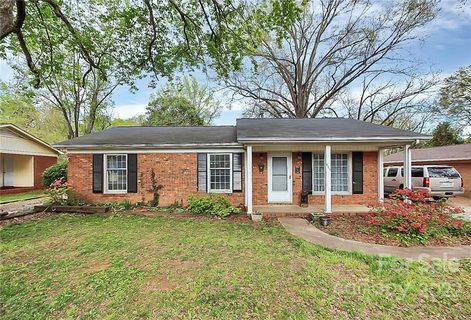 901 Vickery Drive sold home in Green Meadows, Charlotte, NC