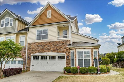 320 Wave Crest Drive
