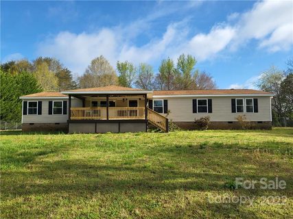 1184 Sherwood Road sold manufactured home in Bowling Green Estates, Clover, SC