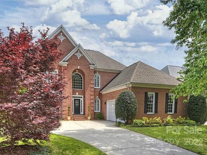 11910 James Richard Drive sold home in Vanderbilt At Providence, Charlotte, NC