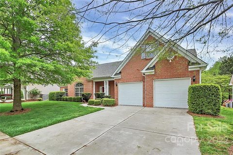 9733 Glenburn Lane