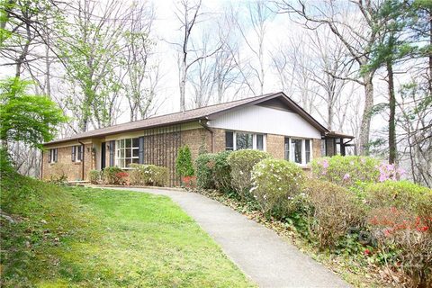 238 Spicewood Lane sold home in Long John Mt Estates, Hendersonville, NC