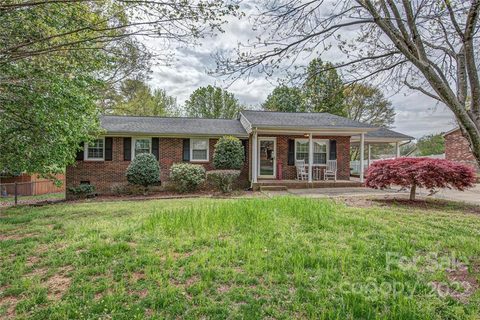 706 Windwood Drive