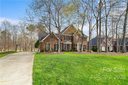 2401 Flagstick Drive sold home in Matthews, SC