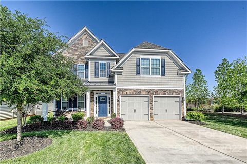 8806 Douglas Palace Court