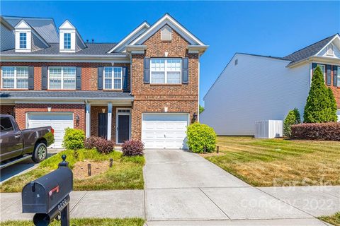 9688 Walkers Glen Drive