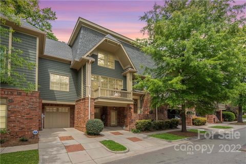 1036 Oriole Street