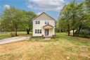 8421 Mcclure Circle sold home in Charlotte, SC
