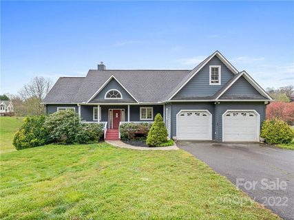 16 Golden Lane sold home in Alexander Place, Leicester, NC