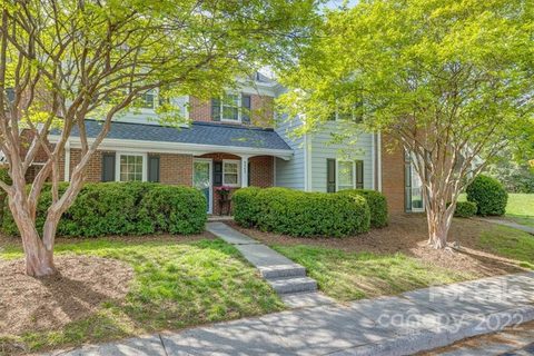 9302 Kings Falls Drive