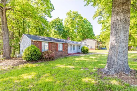 8020 Ivy Hollow Drive