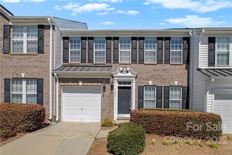 11640 Eastwind Drive sold townhome in Stonebridge, Charlotte, NC