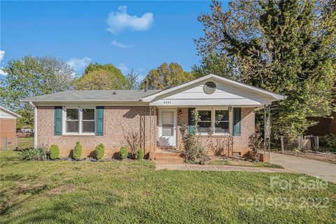 4743 Kenmont Drive
