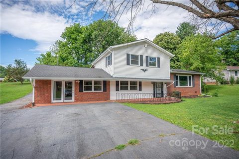 72 Fairway Hills Drive sold home in Fairway Hills, Waynesville, NC