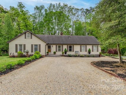 533 Hillandale Drive sold home in Sardis Terrace, Charlotte, NC
