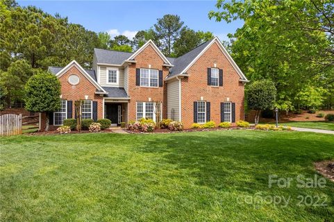 9806 Zackery Avenue sold home in Wynridge Estates, Charlotte, NC