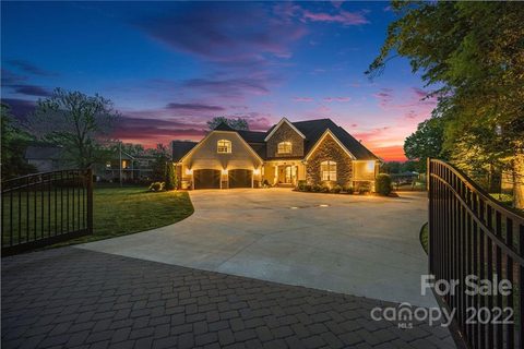 211 Wilson Lake Road sold home in Mooresville Station, Mooresville, NC