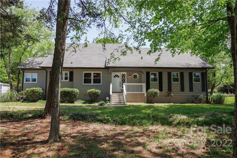 2000 Oakdale Road