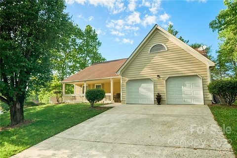 9901 Fairlea Drive sold home in Brynmoor, Charlotte, NC
