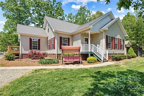 3787 Rolling View Lane sold home in Anderson Woods, Maiden, NC