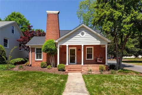 1729 Kensington Drive