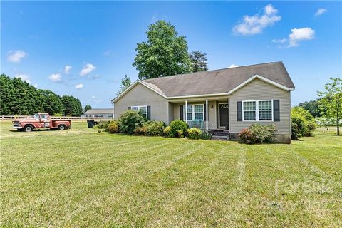 763 Midway Road sold home in Mountain View Estates, Statesville, NC