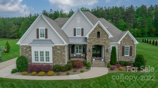 798 Pinnacle Drive