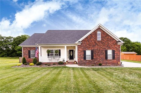 2707 Falling Leaf Court sold home in Loxdale Farms, Monroe, NC