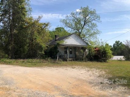 213 Pinewood Drive