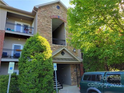 538 Appeldoorn Circle sold home in Grove at Appeldoorn, Asheville, NC