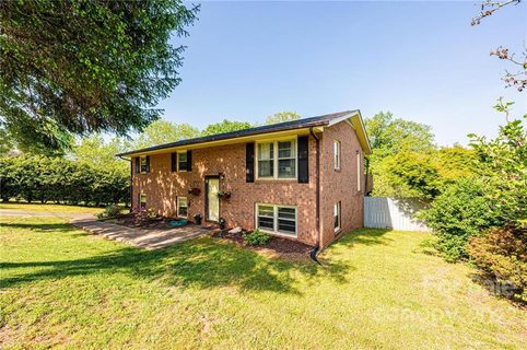 1325 Riverview Drive sold home in Riverview Acres, Hickory, NC