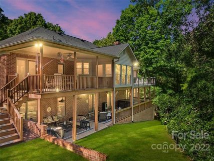 401 Marthas Vineyard Road sold home in Lakeview Landing, Indian Land, SC