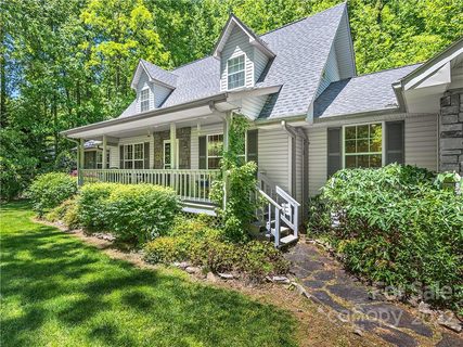 105 Continental Drive sold home in Kingwood, Flat Rock, NC