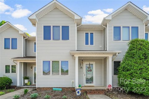 3286 White Oak Court