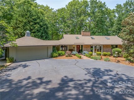 563 Fox Run Lane sold home in Hunting Wood, Tryon, NC
