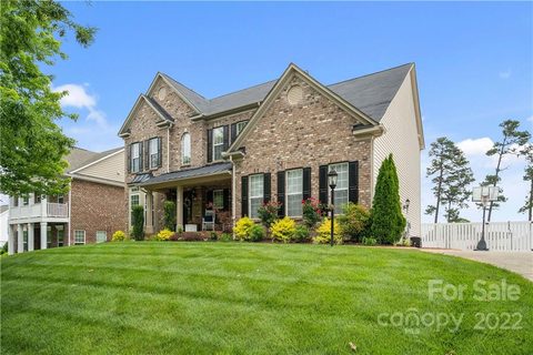 155 W Warfield Drive