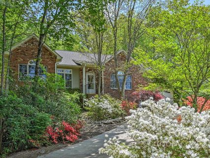 203 Tallyho Lane