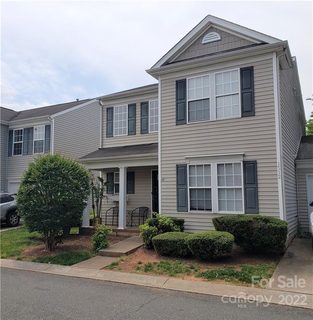 1512 Hyacinth Court