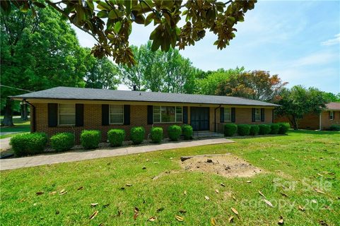 8015 Linda Lake Drive sold home in King Acres, Charlotte, NC