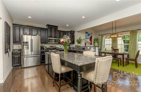 1211 Longwall Lane