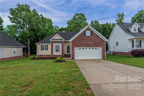 1334 Plantation Hills Drive sold home in Eastview Oaks, Rock Hill, SC