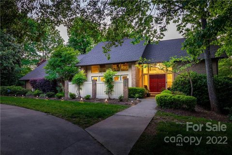 4417 3rd Street Lane