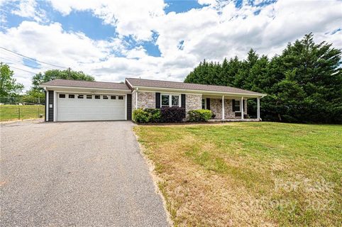 77 Hillcrest Lane